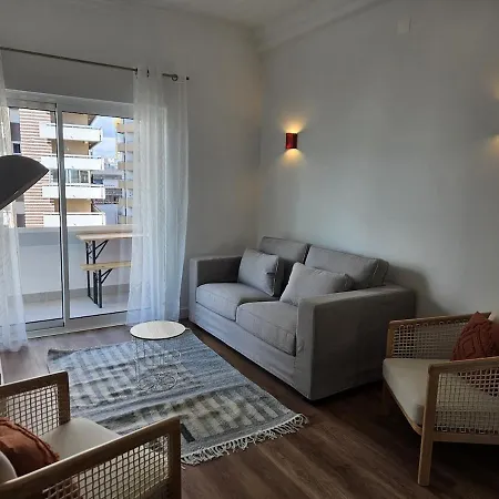 Moderno Com Vista O Mar Em Appartamento