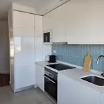 Moderno Com Vista O Mar Em *