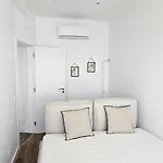 Moderno Com Vista O Mar Em *