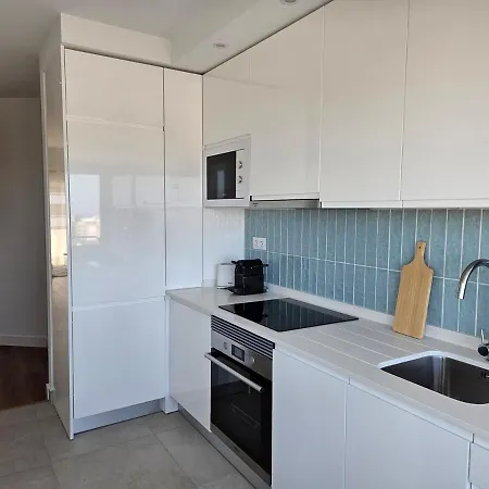 Moderno Com Vista O Mar Em *